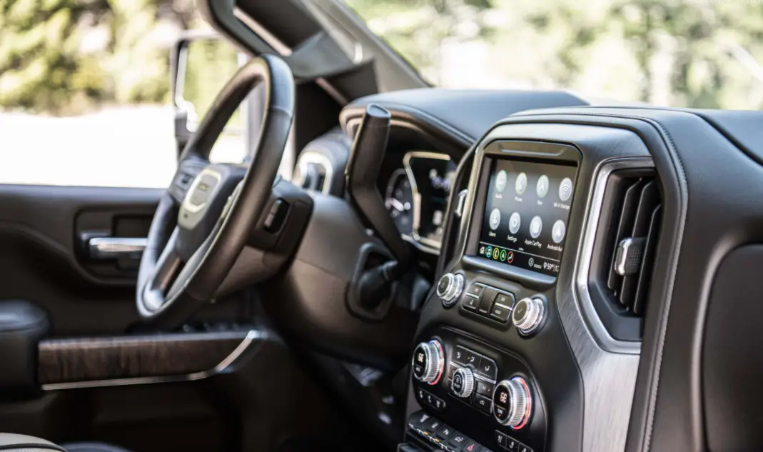 2023 GMC Sierra Interior