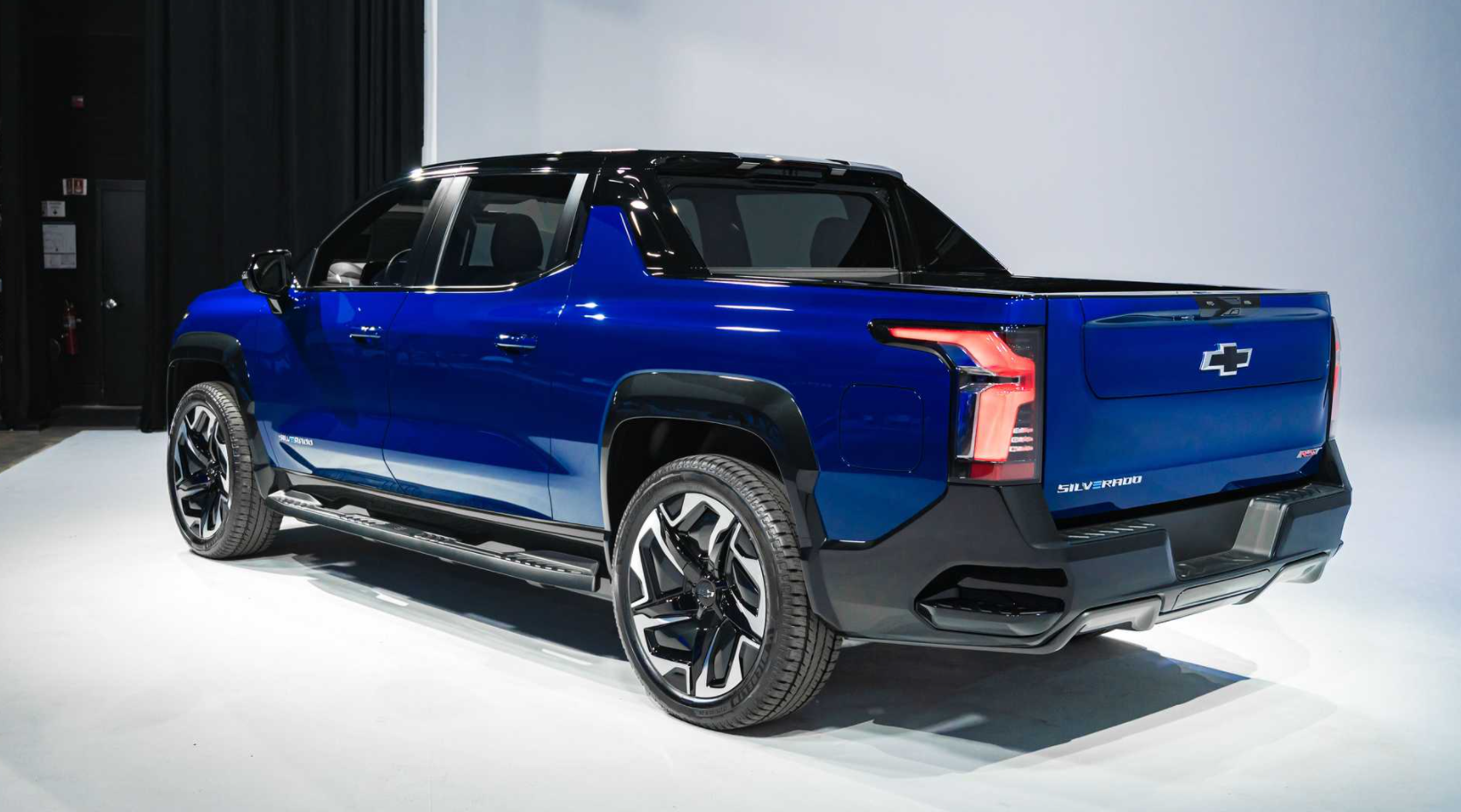2024 Chevy Silverado EV Specs