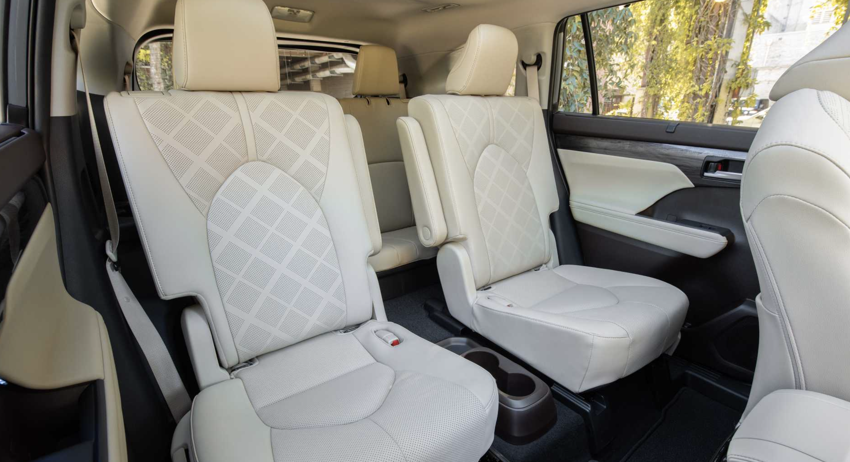 2023 Toyota Highlander Interior