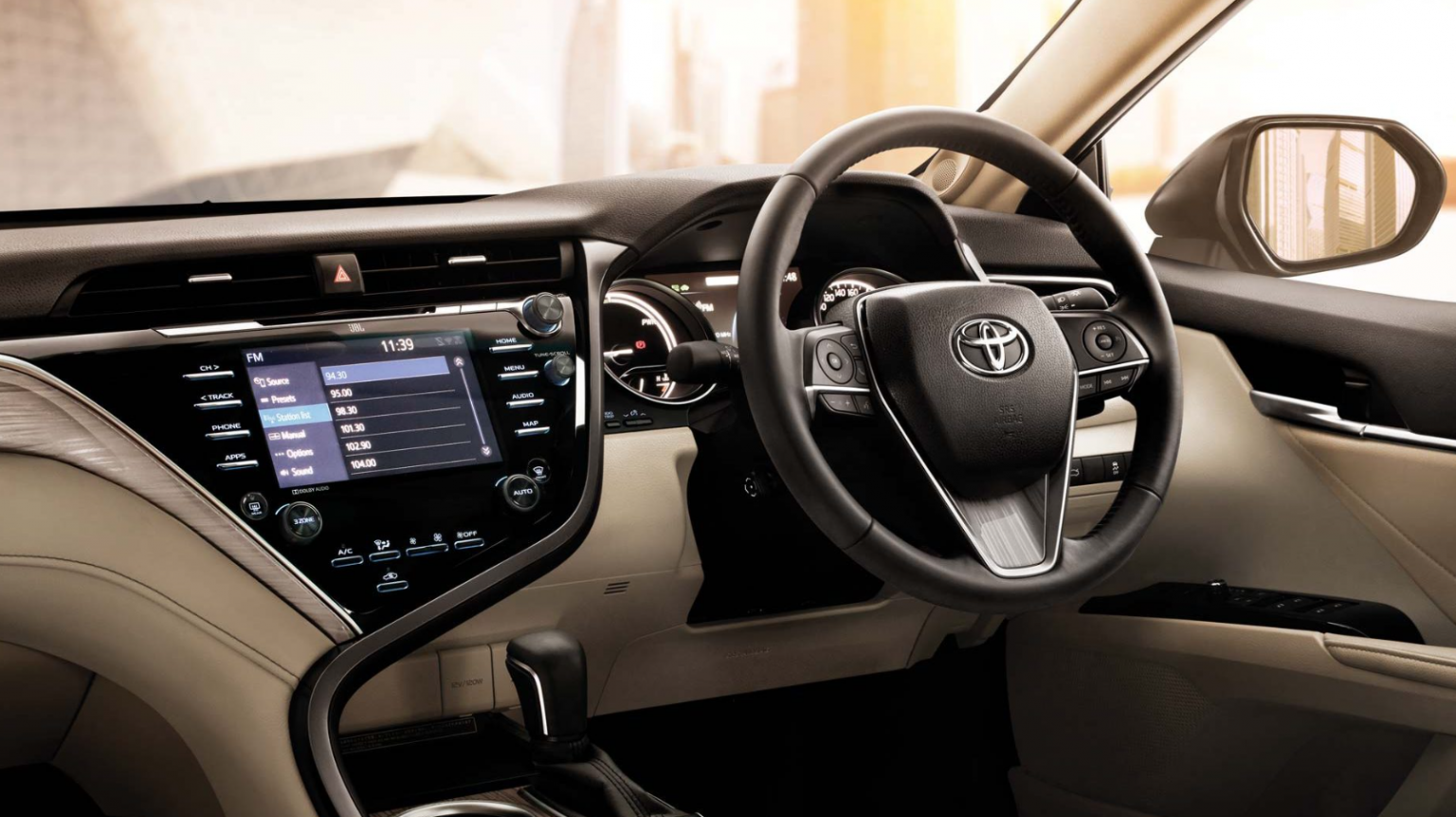 2024 Toyota Camry Hybrid Interior viv milzie