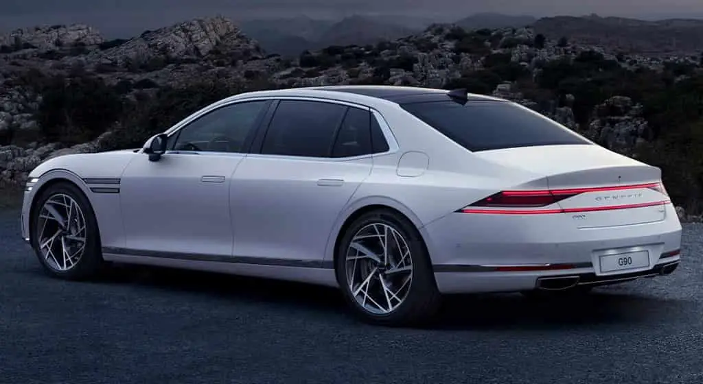 2023 genesis G90 performance review luxury full size sedan