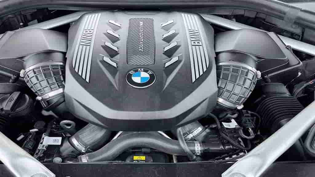 2024 BMW x7 price engine power performance