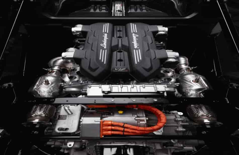 2024 lamborghini revuelto engine power