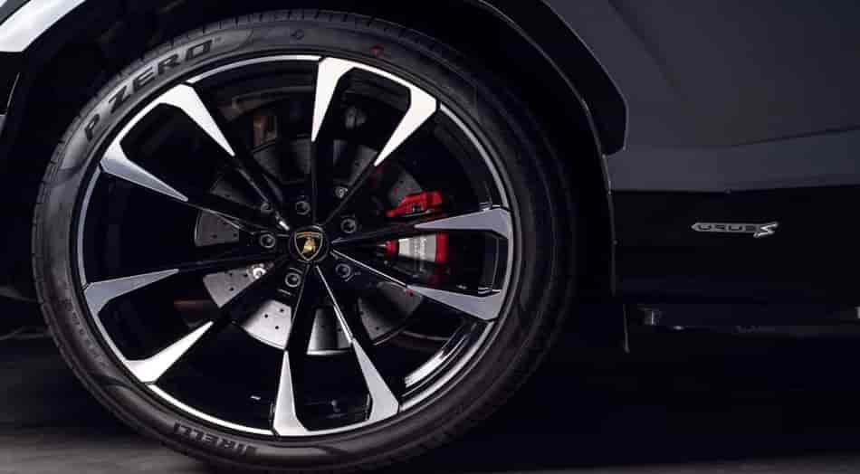 2025 lamborghini urus wheels tires brakes