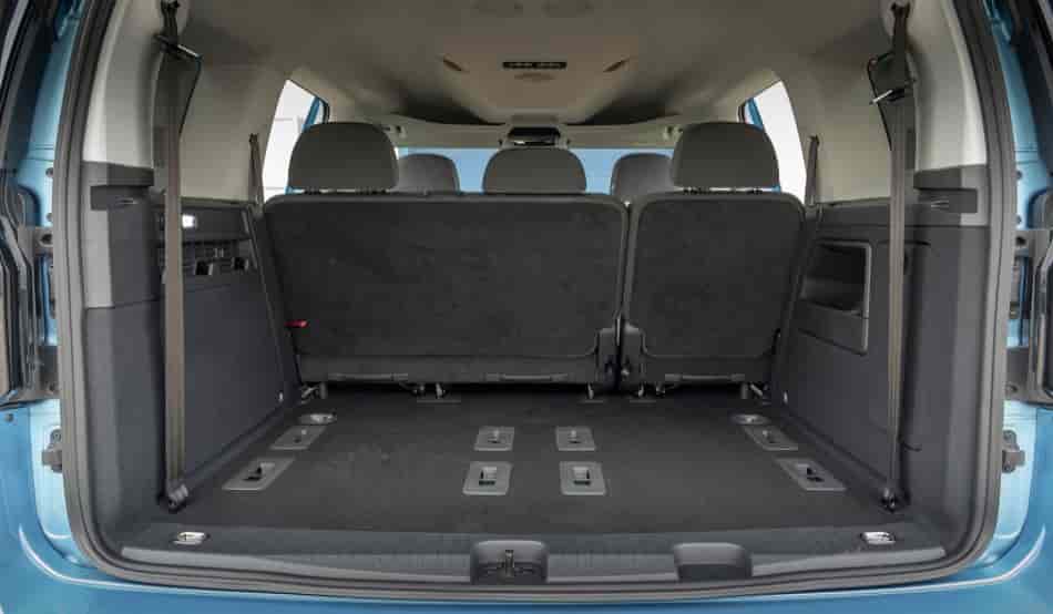 ford tourneo custom 2024 cargo space 1