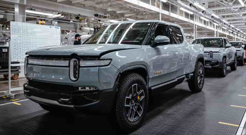 future car 2025 rivian r 1T