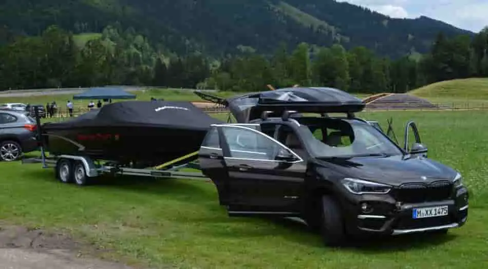 2024 bmw x1 towing capacity cargo space